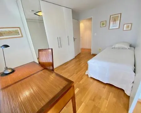 Close To Unil Epfl, Spacious And Bright 2 Bedrooms Apartment *
